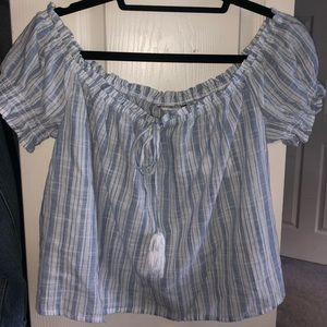 American eagle off the shoulders shirt